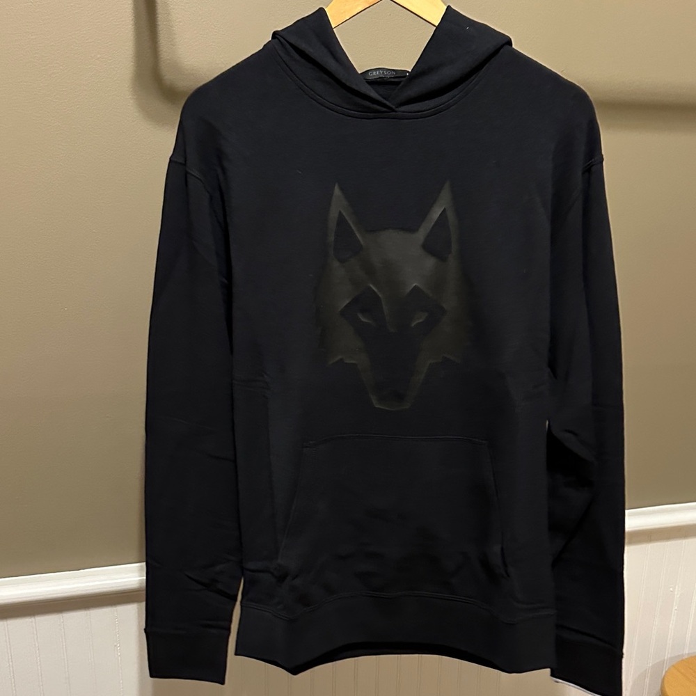 Greyson Black Wolf-Emblem Pullover Hoodie